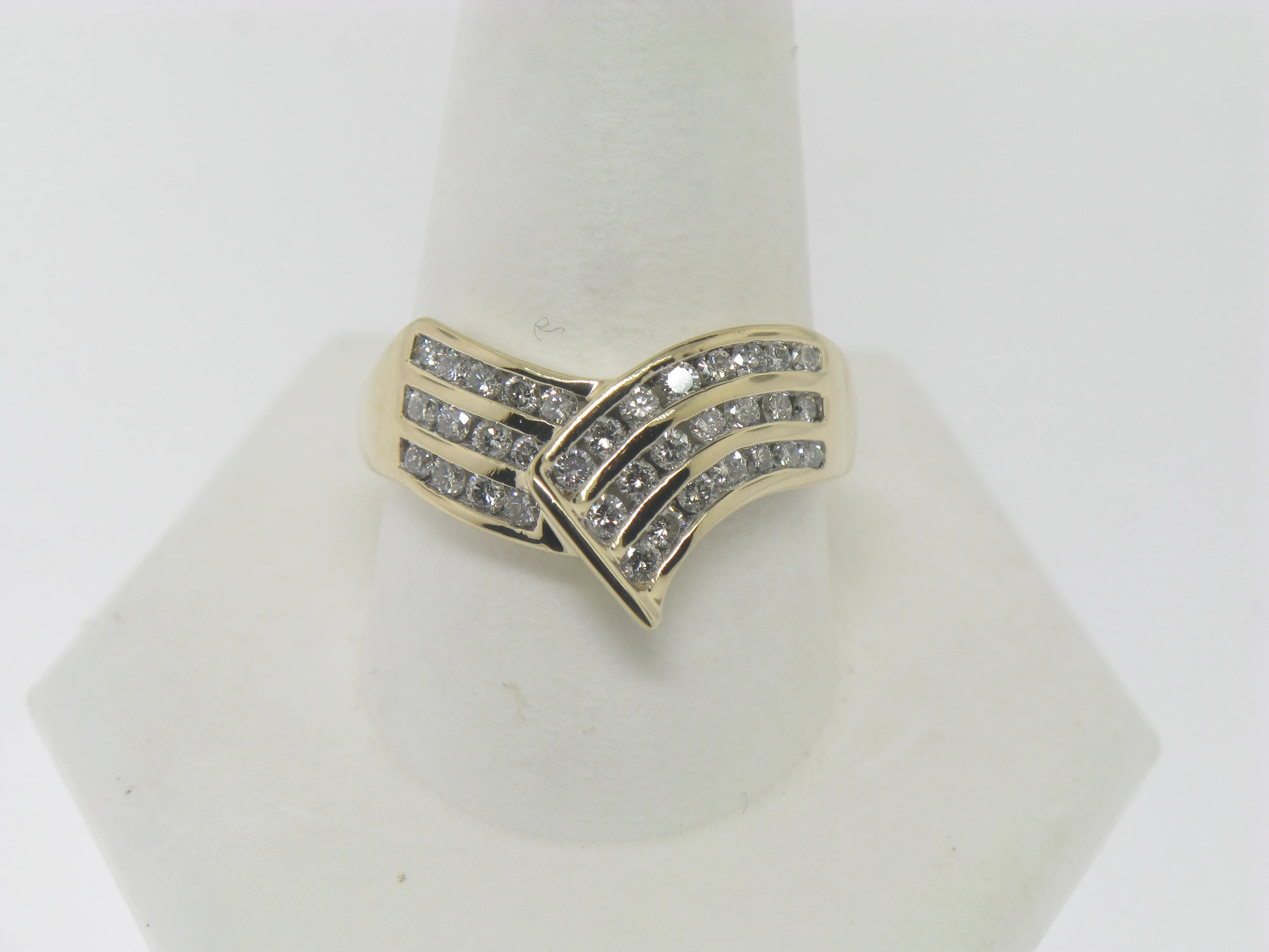 10K Yellow Gold V Shaped Diamond Ring (35) - .75 CTTW Preowned Jewelry