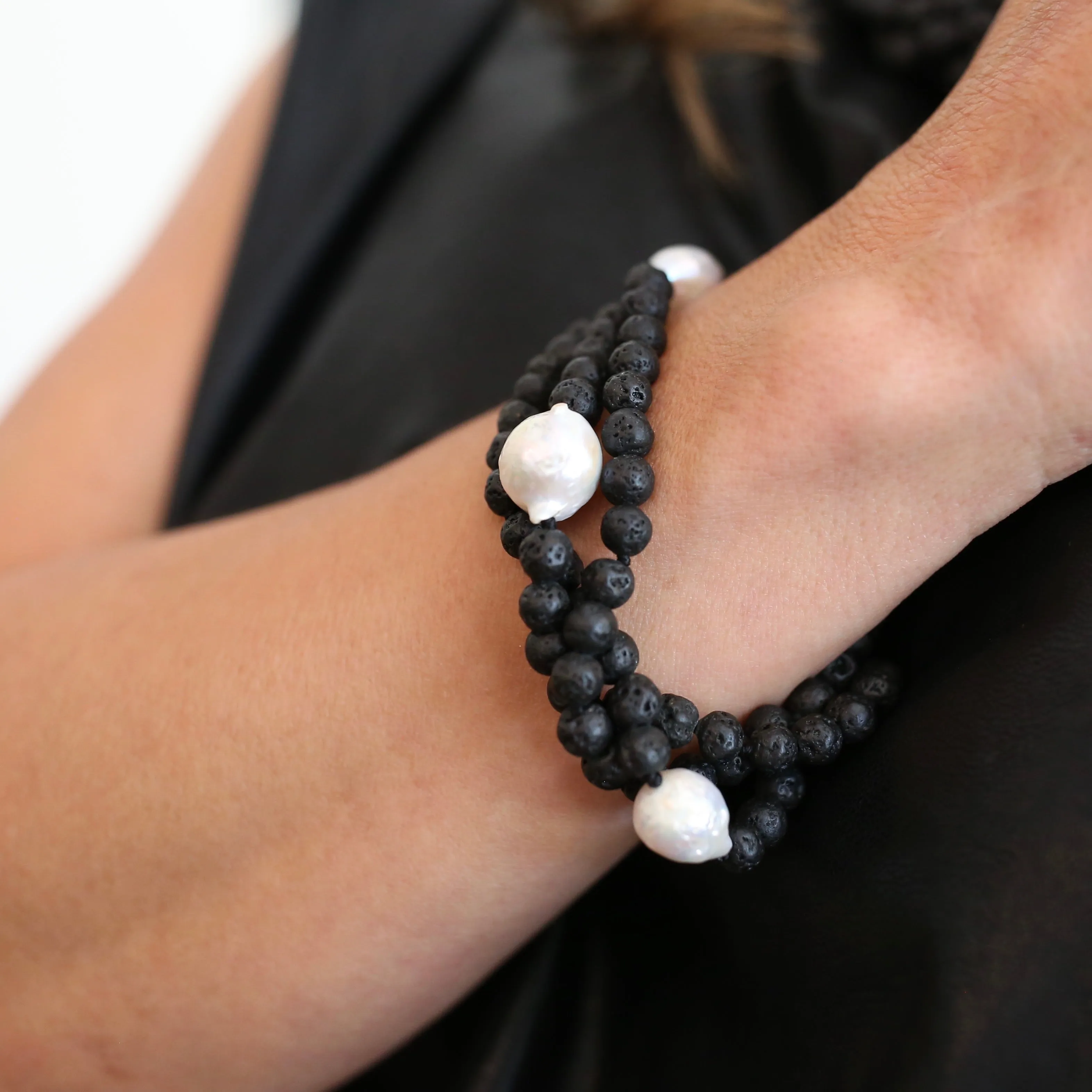 215-10 | 3-STRAND LAVA STONE & PEARL BRACELET