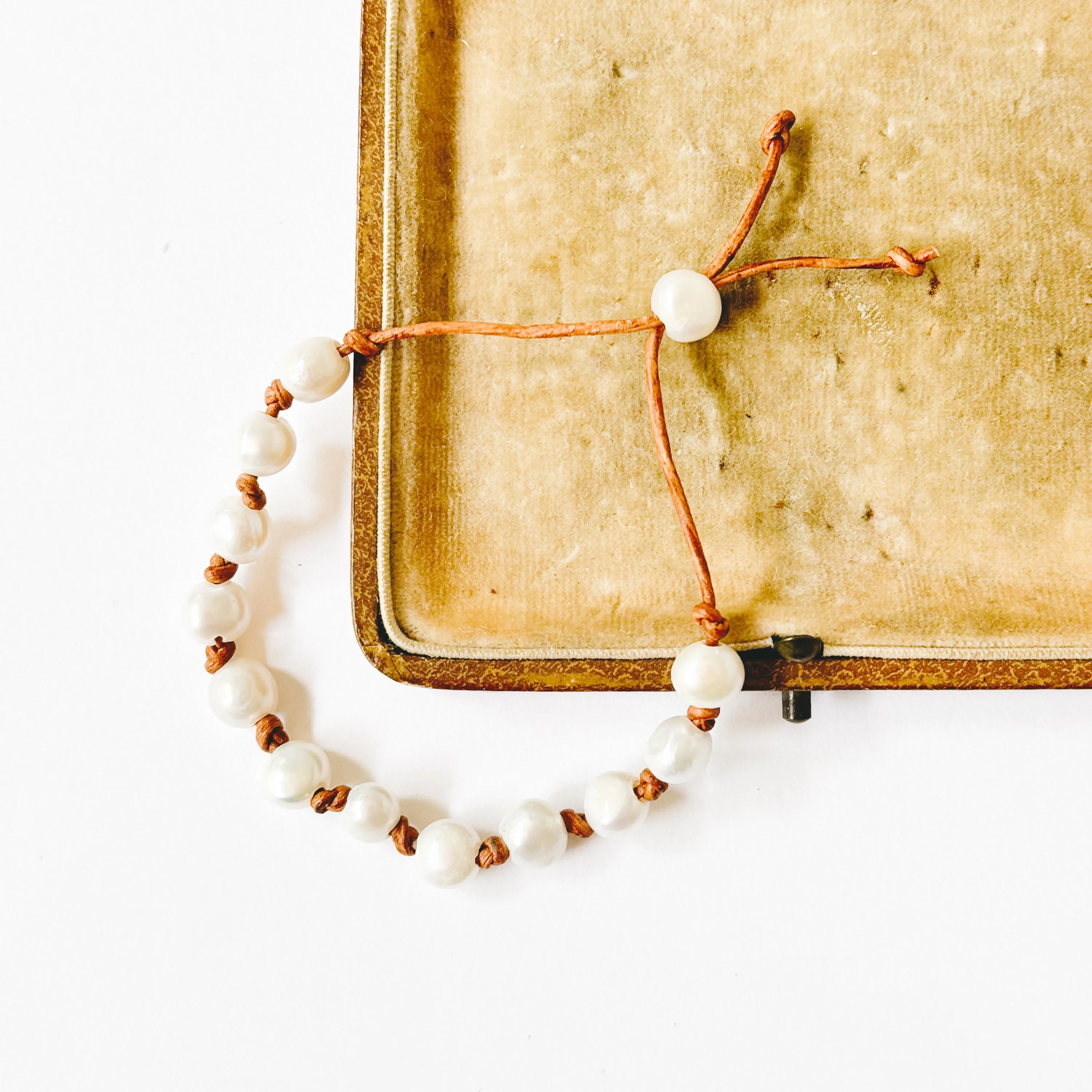 Adjustable Pearl and Leather Cord Bracelet - WS
