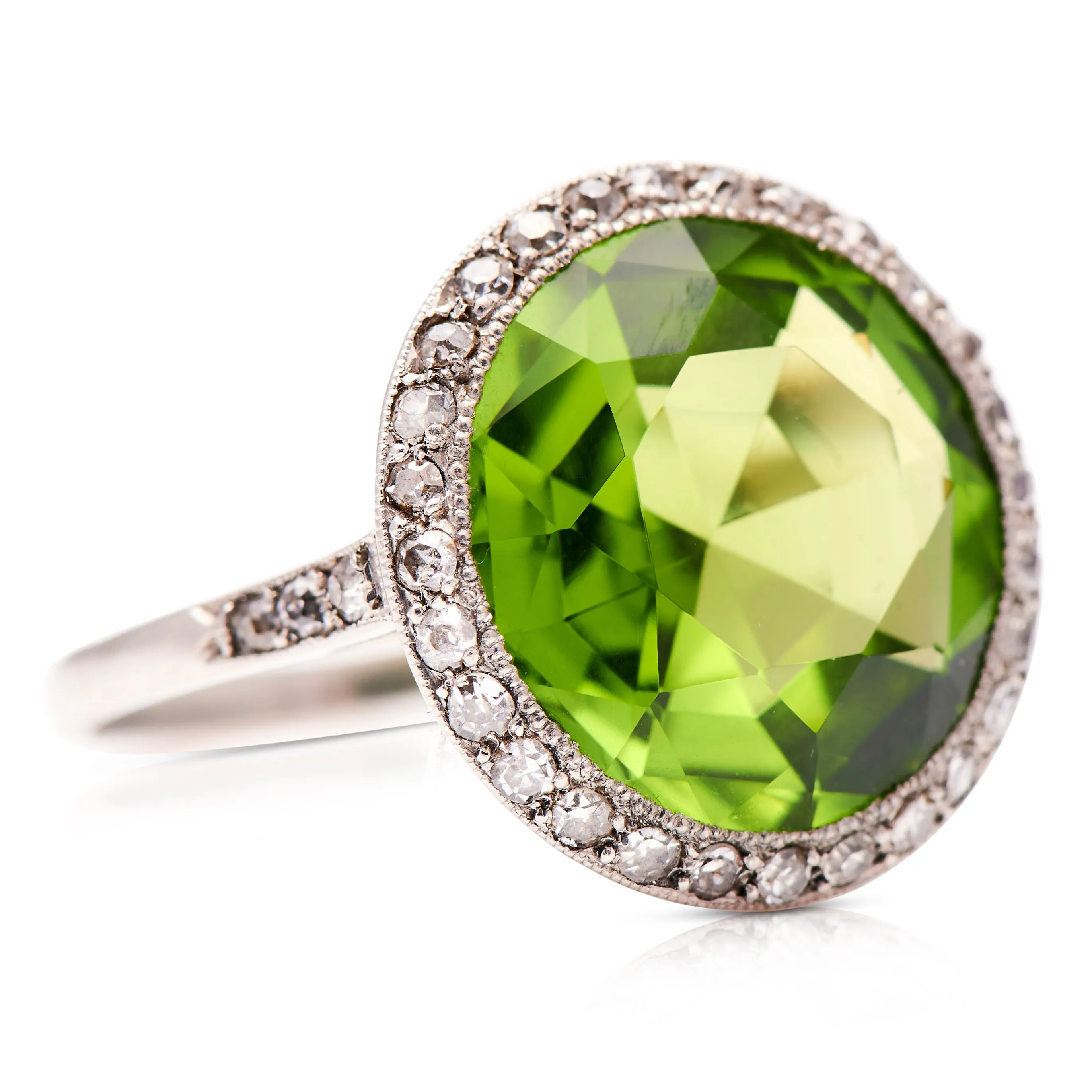 Belle Époque, peridot & diamond ring