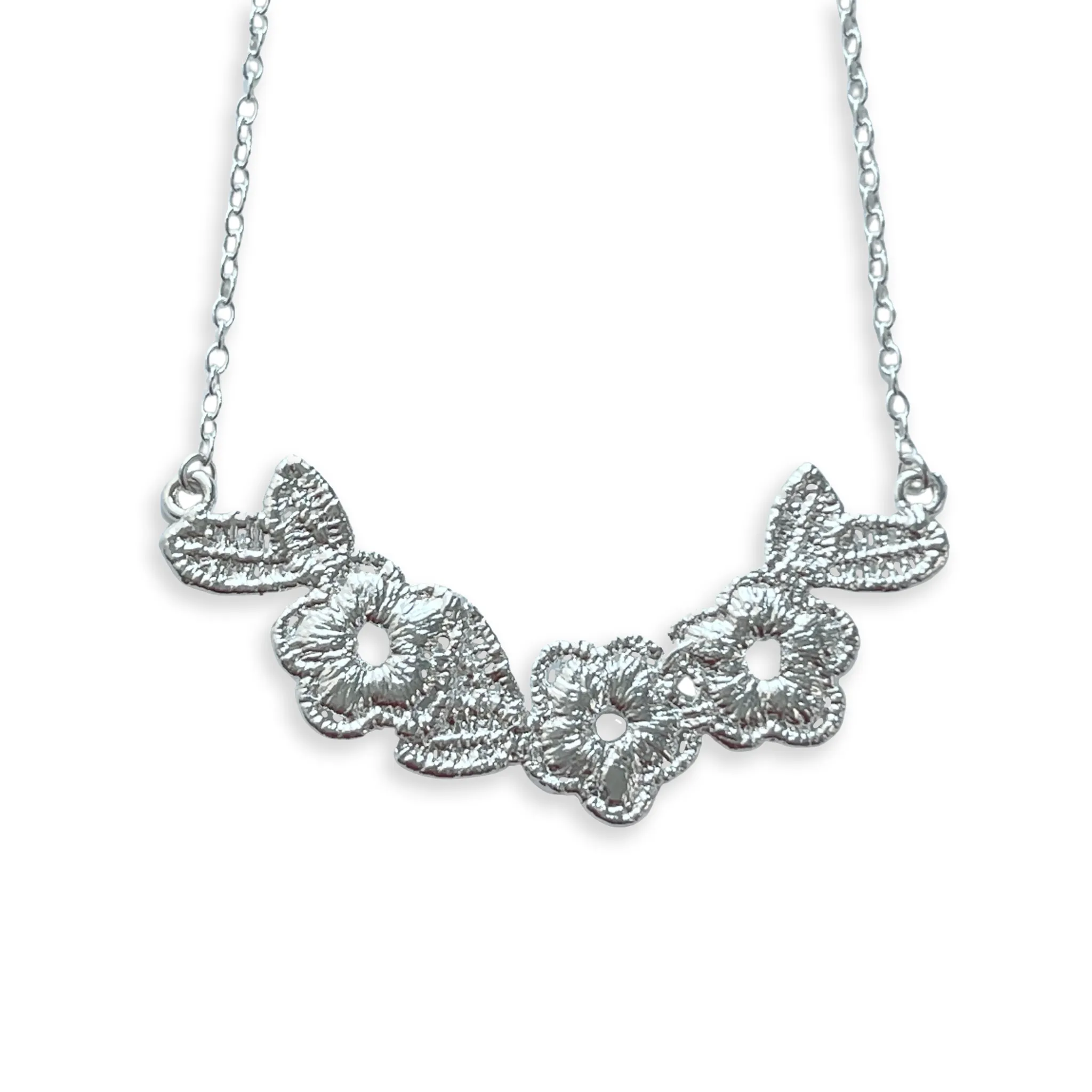 Ellinor - Lace Flower Garland Necklace