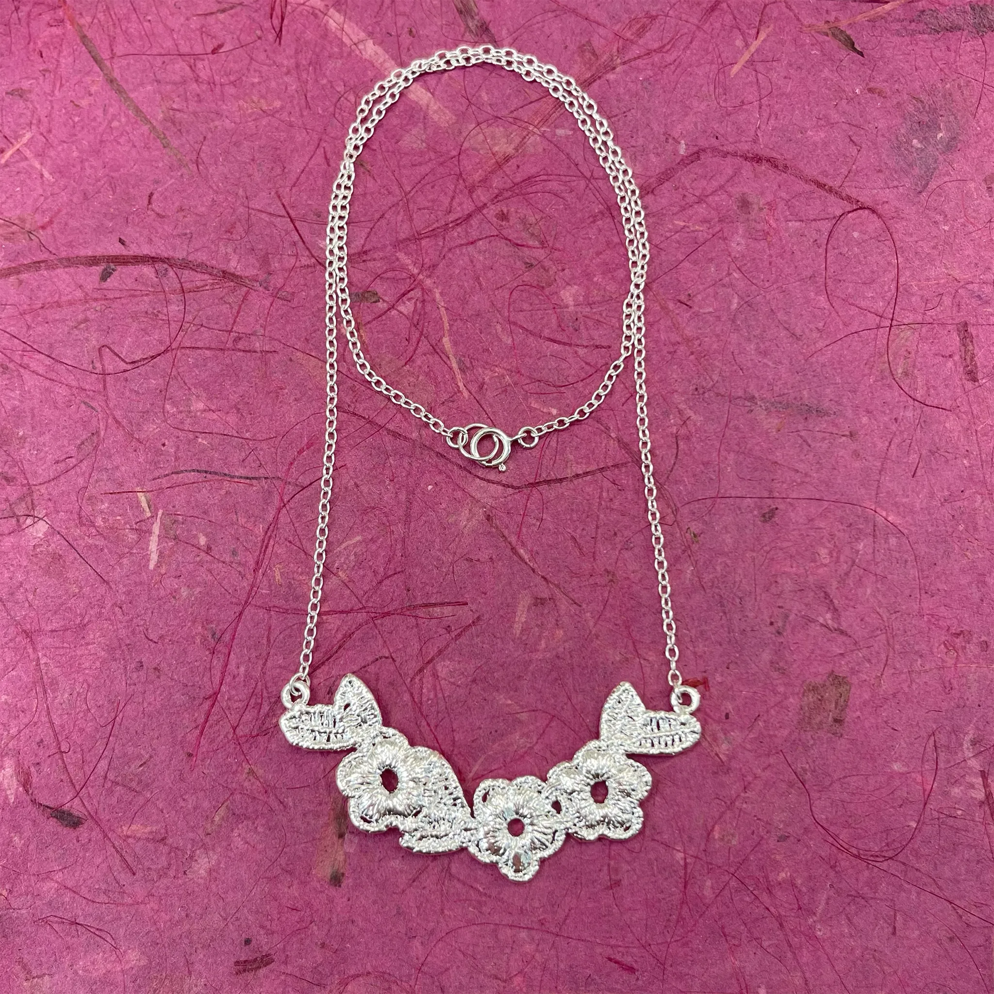 Ellinor - Lace Flower Garland Necklace