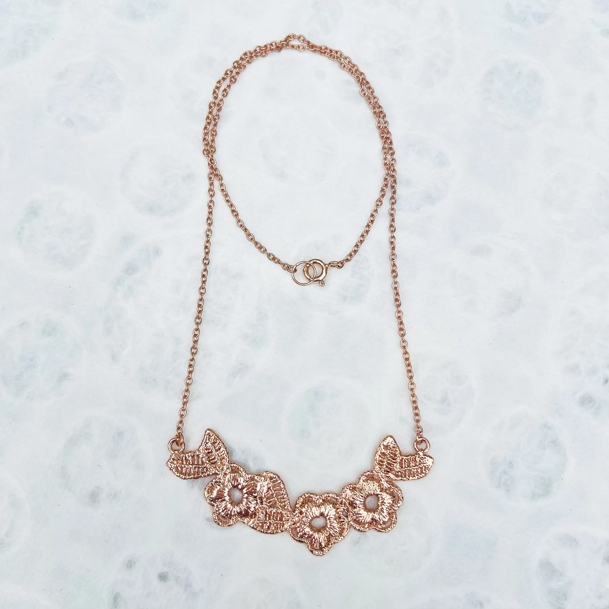 Ellinor - Lace Flower Garland Necklace