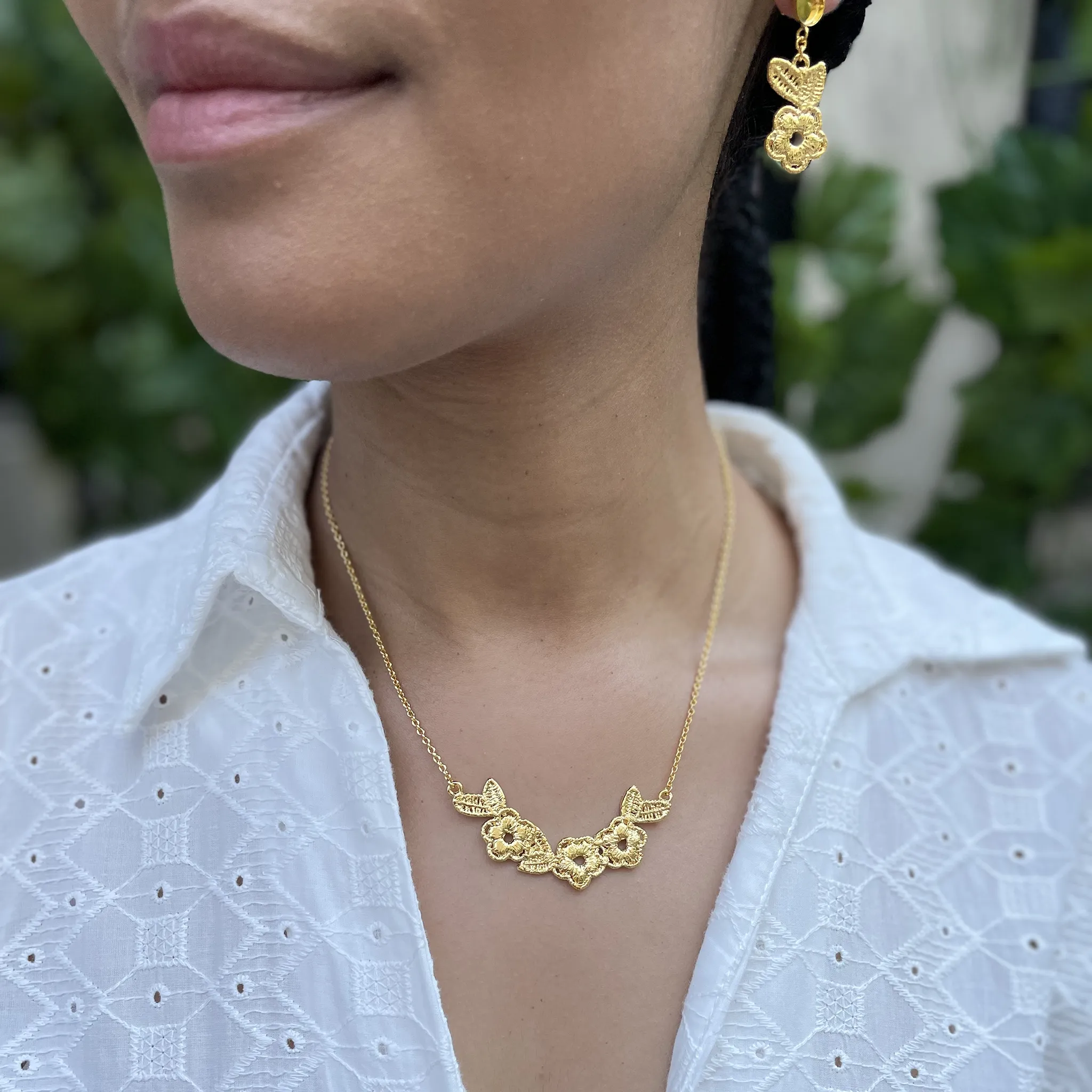 Ellinor - Lace Flower Garland Necklace