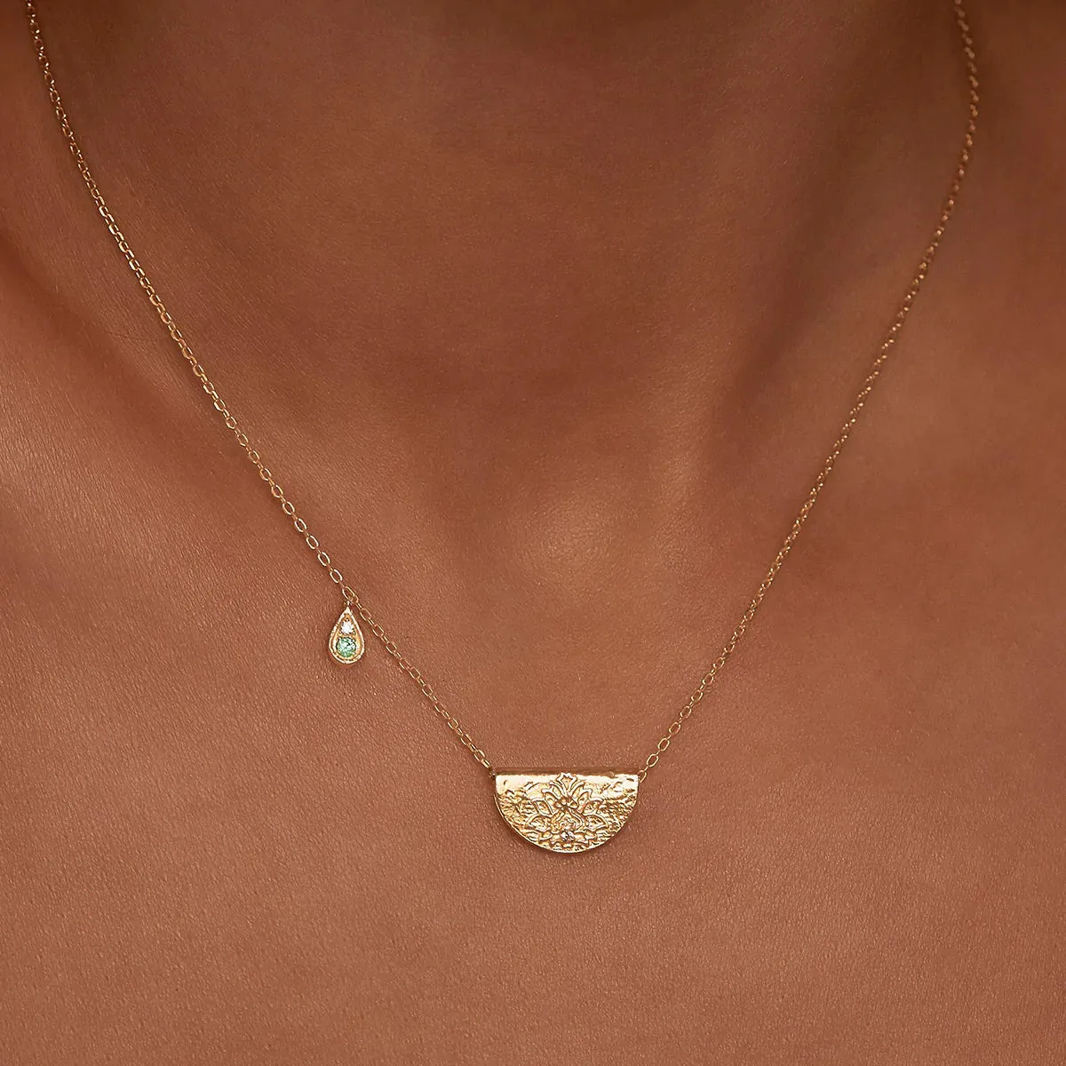 Lotus Birthstone Necklace - August Peridot