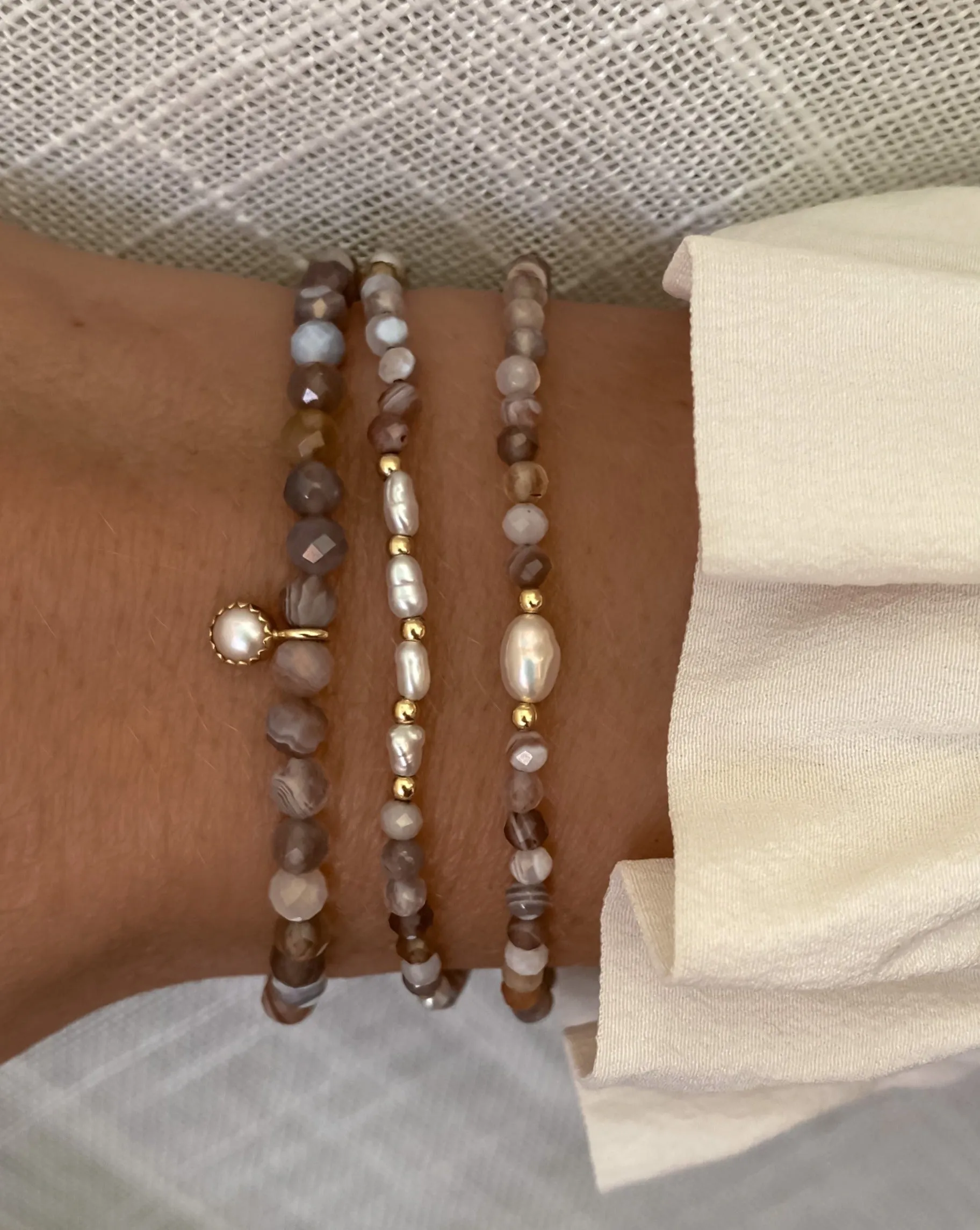 Mara Friendship Bracelet Pearl and Agate 14K