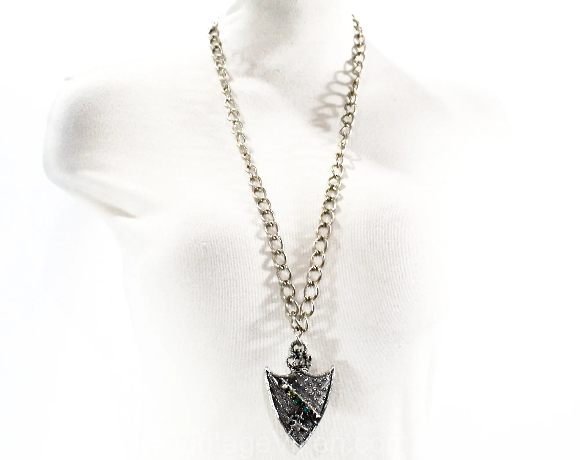 Medieval Style Shield Pendant with Chain - Chivalry Necklace - 1970s Renaissance Look Heraldry Crest with Swords - Silver Hue Metal - 50638