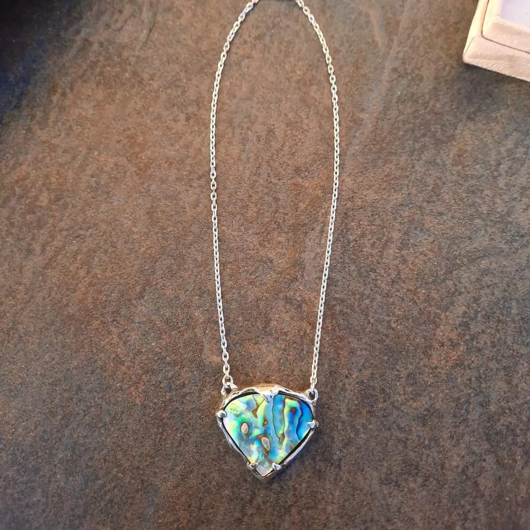 N.16 Abalone Shell Queen Massive Necklace