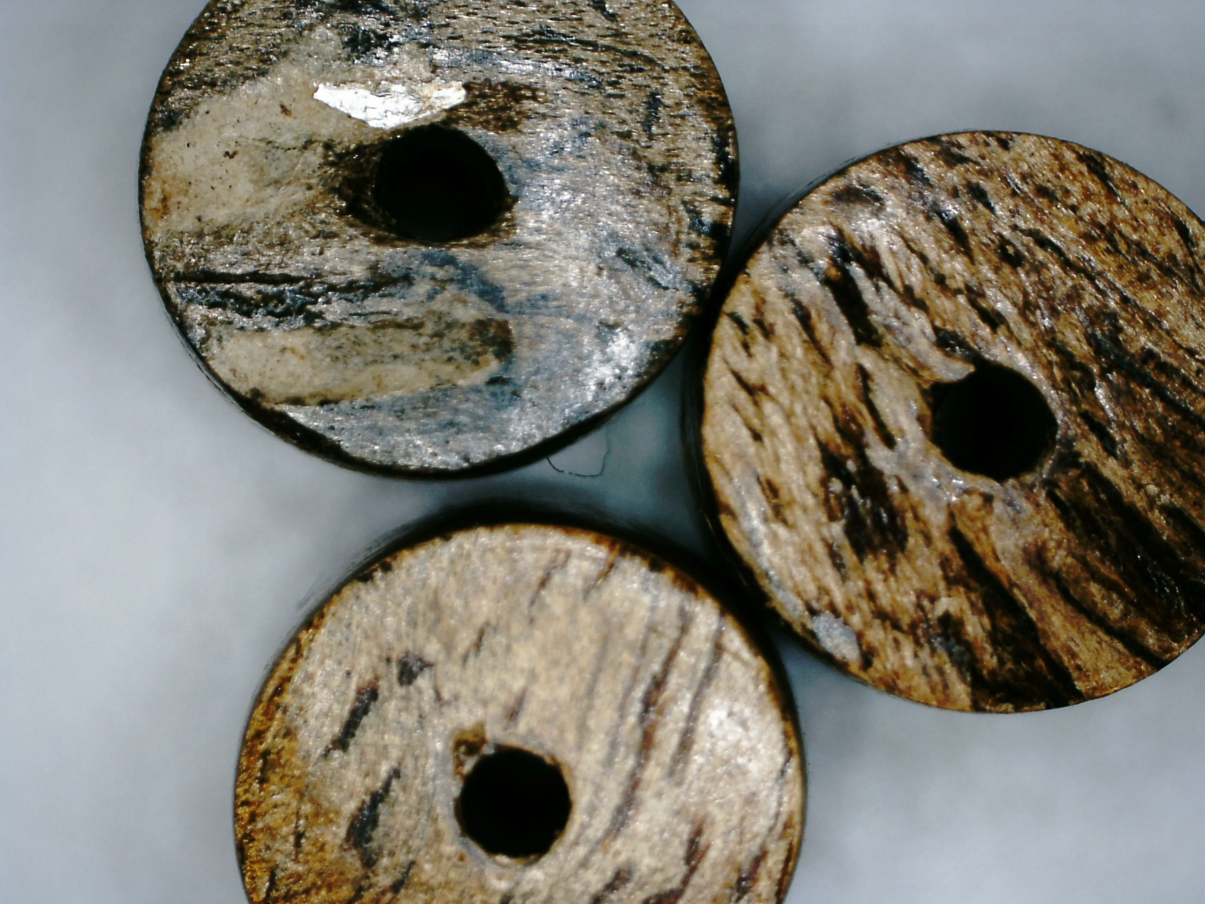 The Calm and Compose - Sinking Wild Agarwood Bracelet with Solid Baltic Amber