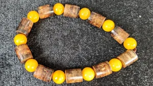 The Calm and Compose - Sinking Wild Agarwood Bracelet with Solid Baltic Amber