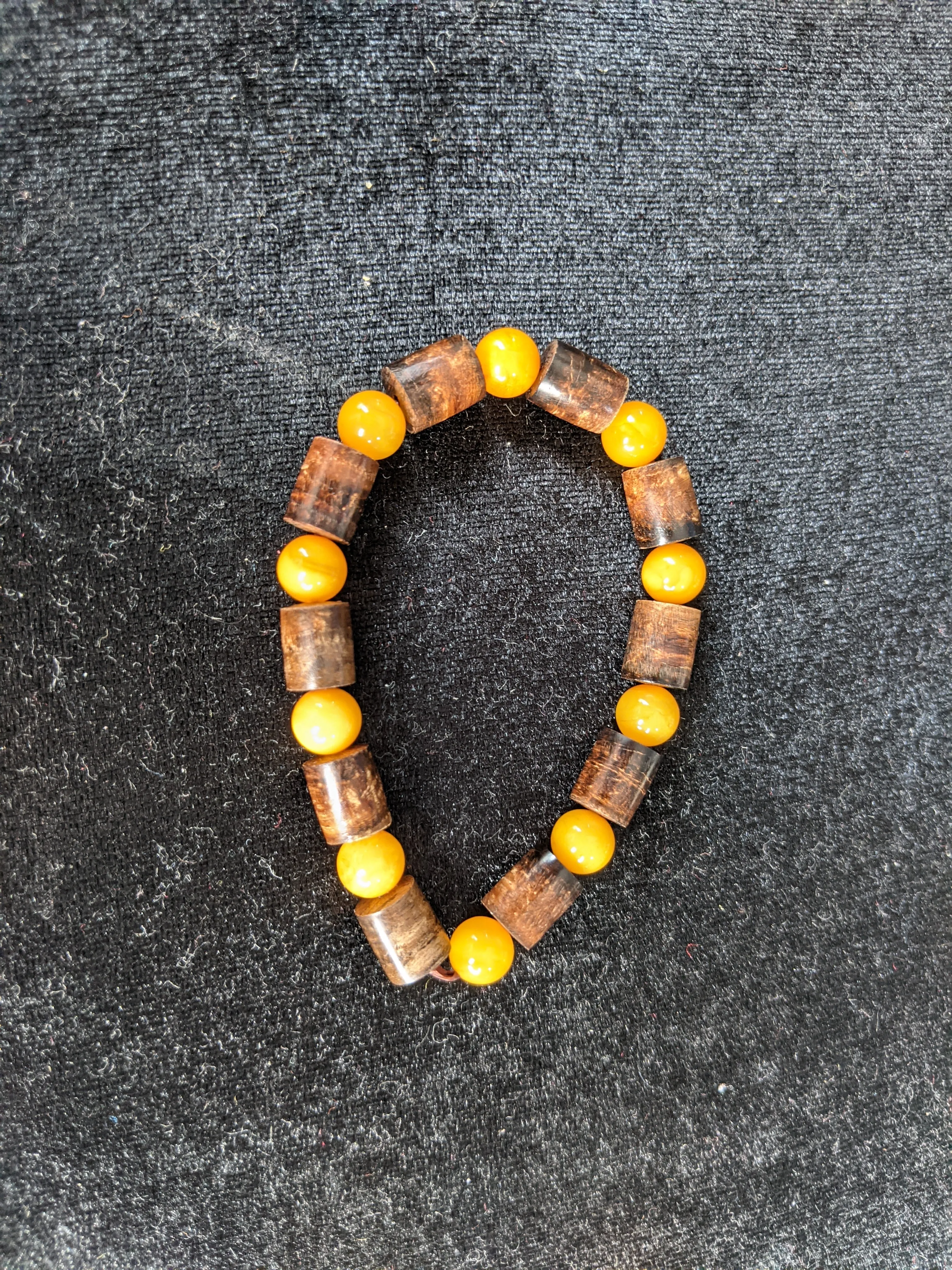 The Calm and Compose - Sinking Wild Agarwood Bracelet with Solid Baltic Amber