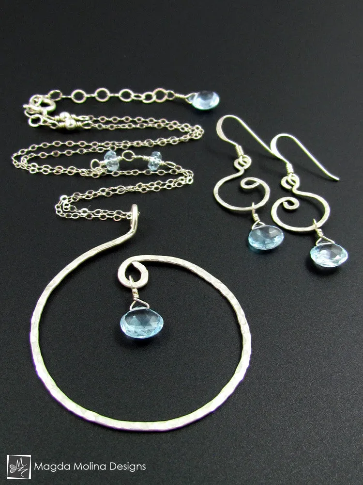 WHOLESALE - The Hammered Gold Spiral Necklace With Gemstone