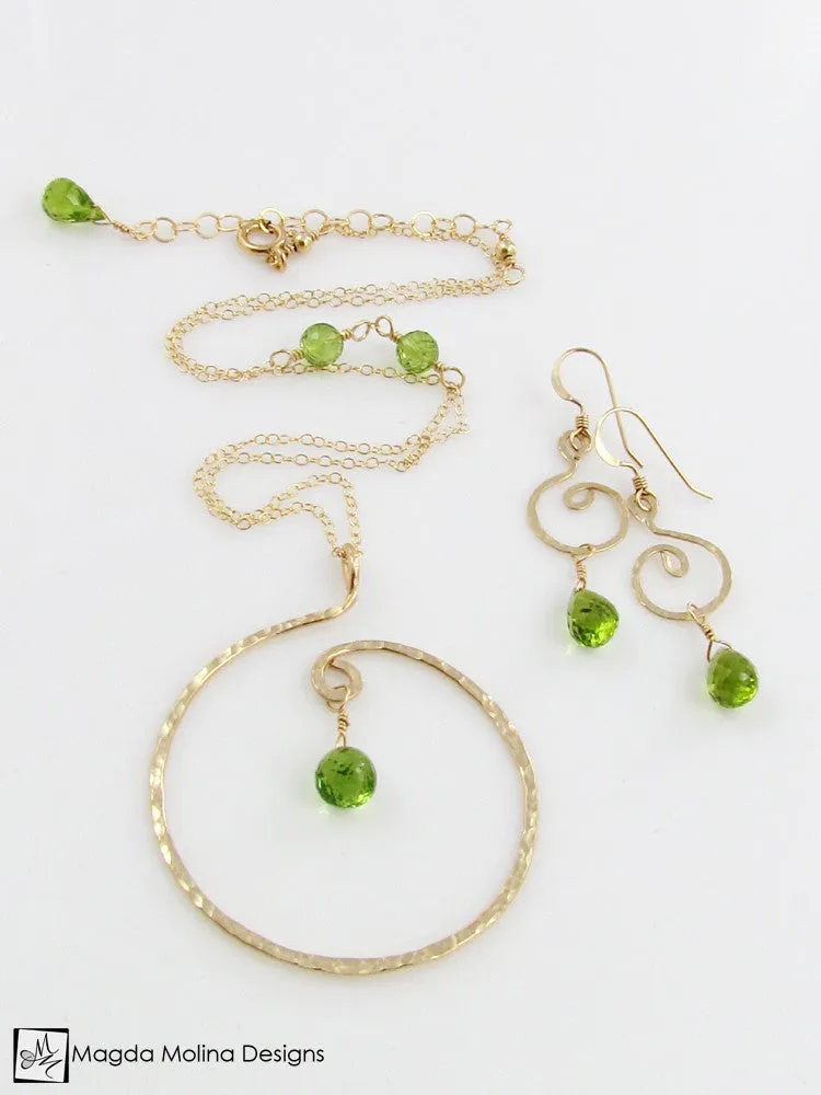 WHOLESALE - The Hammered Silver Spiral Necklace With Gemstone